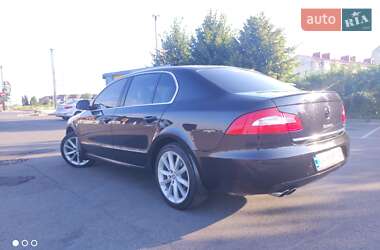 Лифтбек Skoda Superb 2012 в 