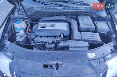 Лифтбек Skoda Superb 2012 в 