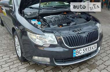 Универсал Skoda Superb 2011 в Жовкве