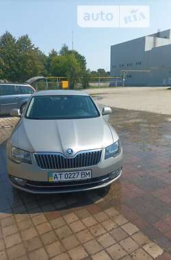 Лифтбек Skoda Superb 2013 в Калуше