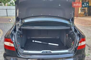 Ліфтбек Skoda Superb 2012 в 