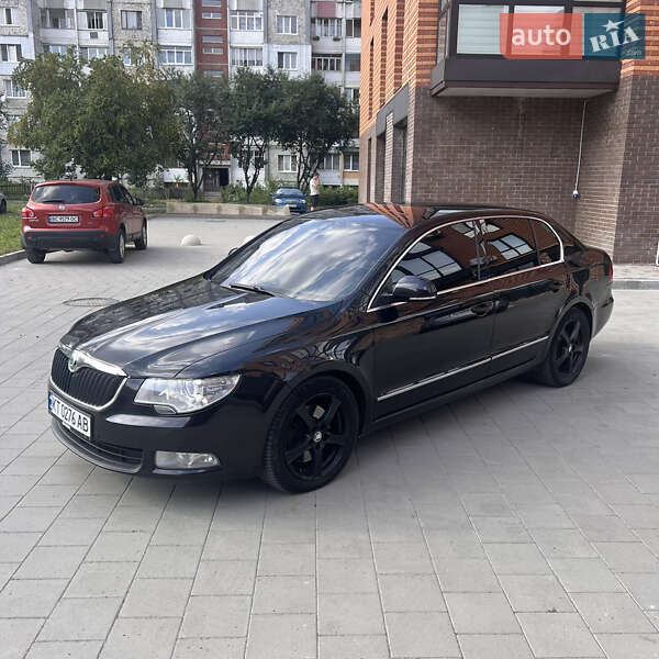 Лифтбек Skoda Superb 2011 в Калуше