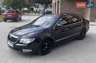 Лифтбек Skoda Superb 2011 в 
