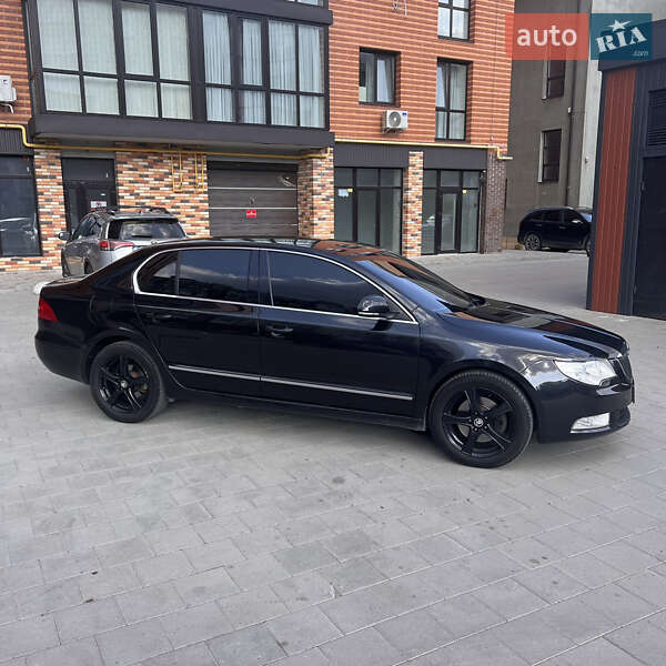 Лифтбек Skoda Superb 2011 в Калуше