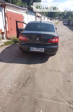Лифтбек Skoda Superb 2011 в 