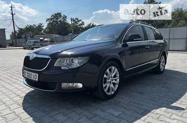 Універсал Skoda Superb 2011 в Новояворівську