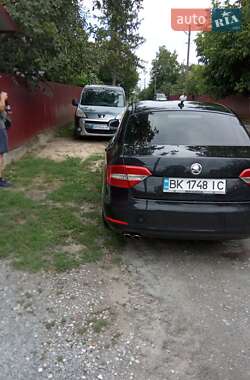 Лифтбек Skoda Superb 2014 в 