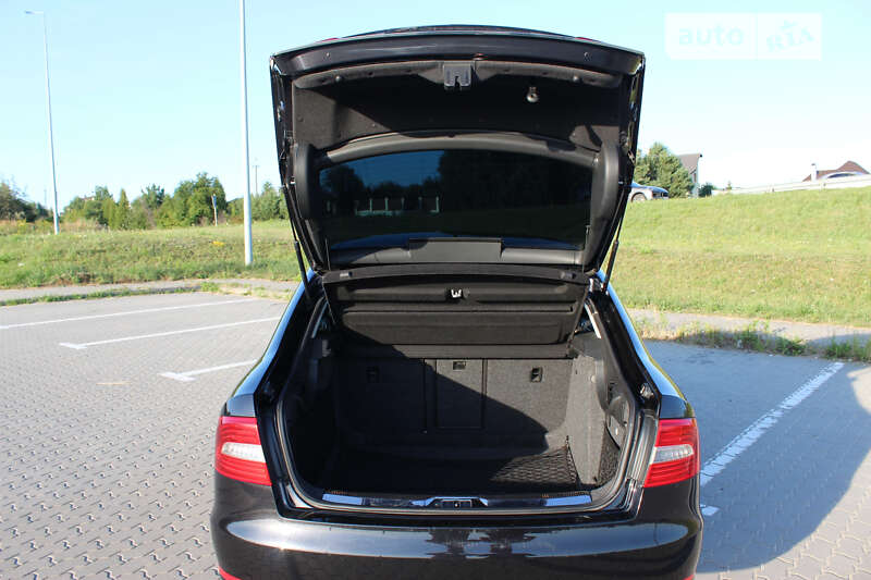 Лифтбек Skoda Superb 2013 в Львове
