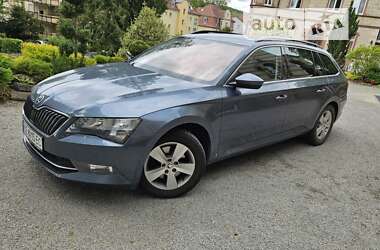 Универсал Skoda Superb 2018 в Черновцах