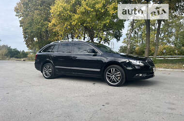 Універсал Skoda Superb 2013 в Звягелі