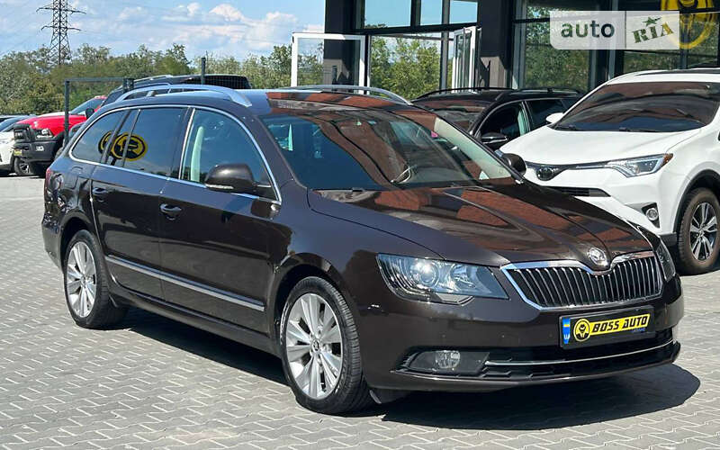 Універсал Skoda Superb 2014 в Чернівцях