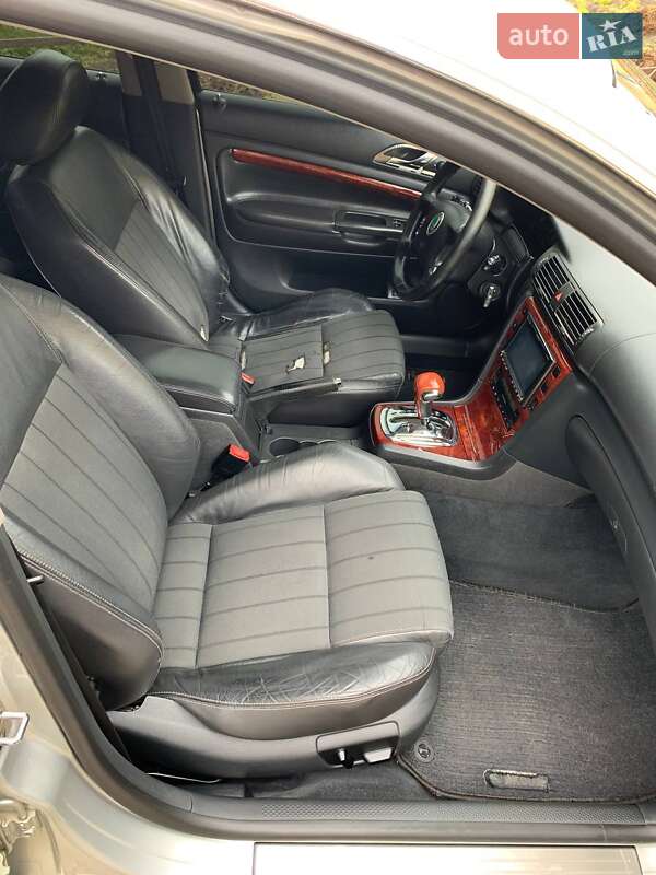 Лифтбек Skoda Superb 2003 в Львове