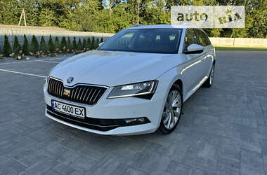 Універсал Skoda Superb 2016 в Луцьку