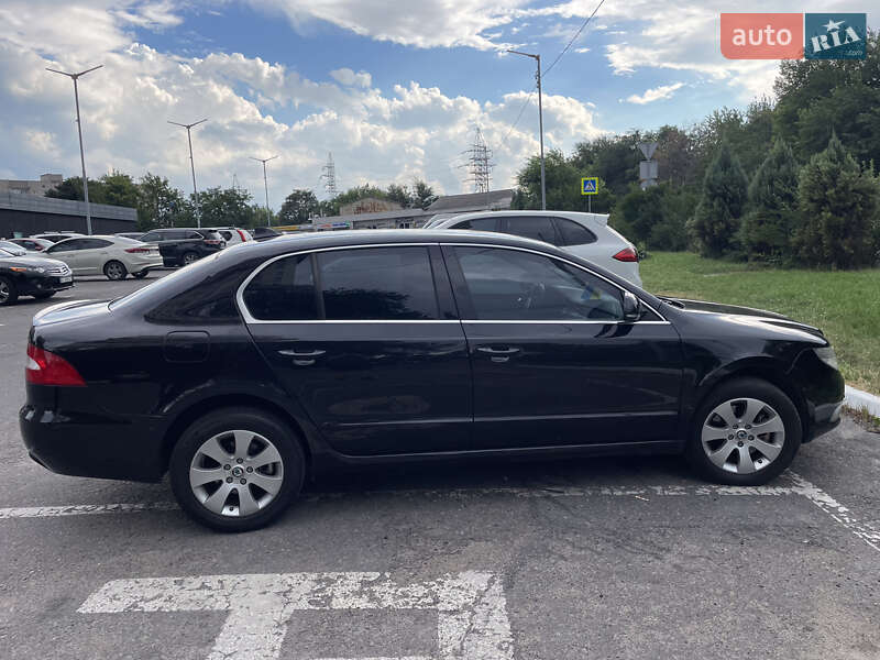 Лифтбек Skoda Superb 2008 в Днепре