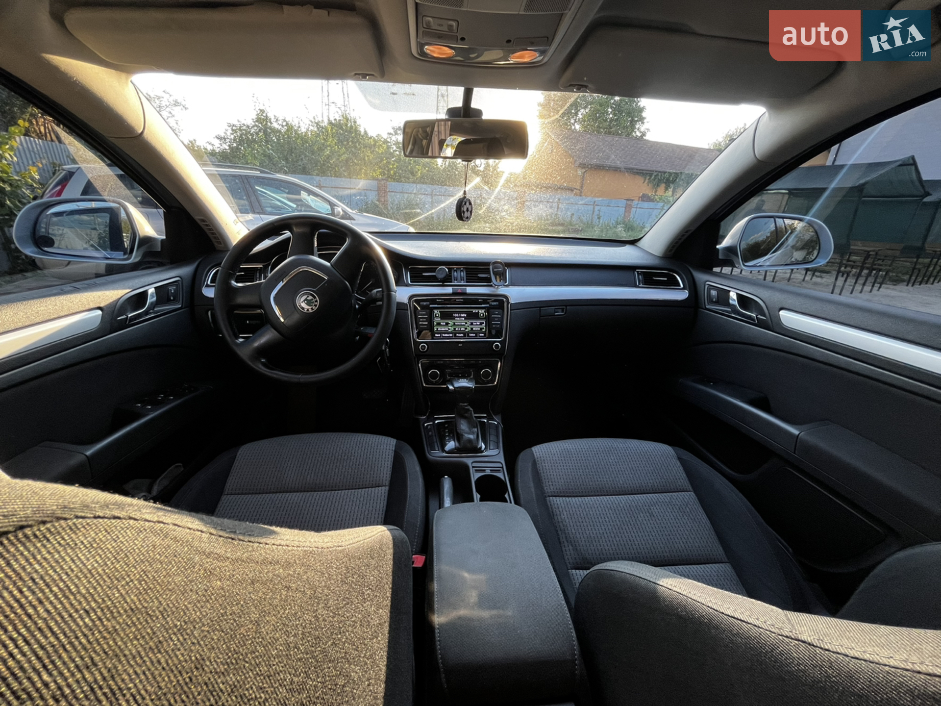 2010 Skoda Superb - мініатюра 8