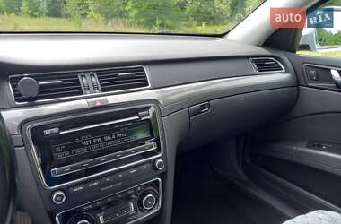 Лифтбек Skoda Superb 2015 в 