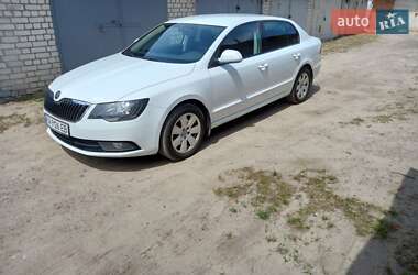Лифтбек Skoda Superb 2015 в 