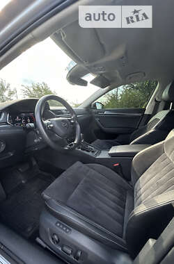 Лифтбек Skoda Superb 2022 в 