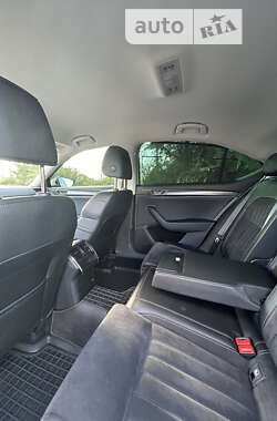 Лифтбек Skoda Superb 2022 в 