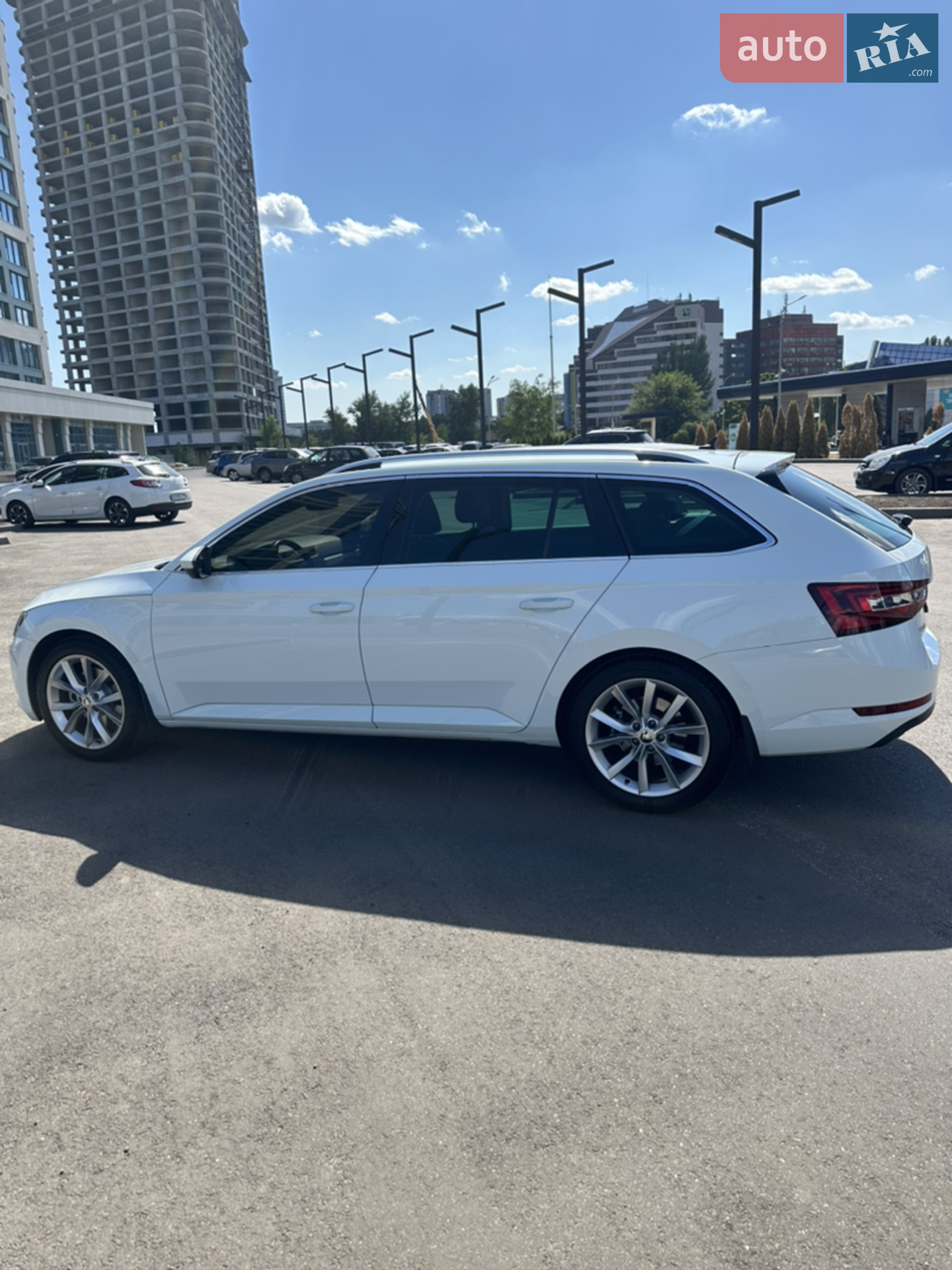 2017 Skoda Superb - мініатюра 3
