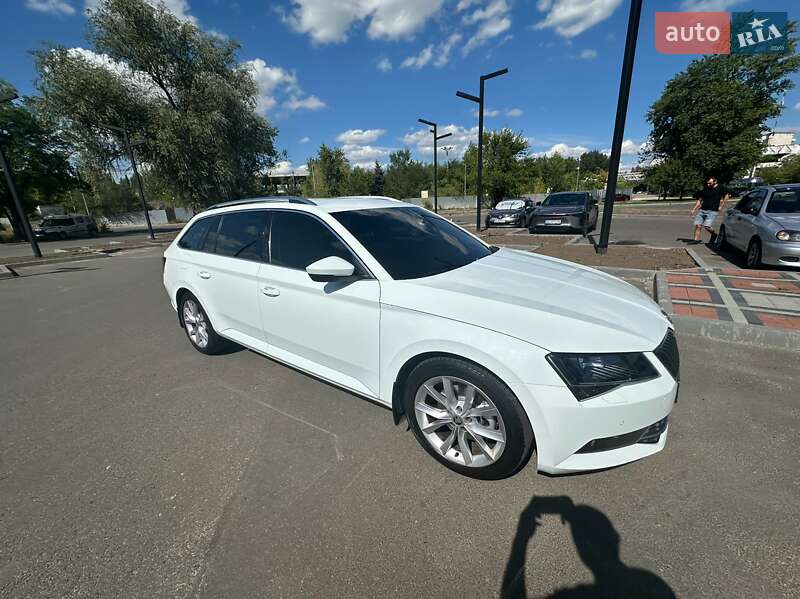 Универсал Skoda Superb 2017 в Днепре