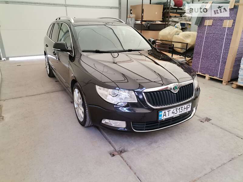 Универсал Skoda Superb 2011 в Ивано-Франковске