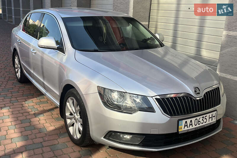 Лифтбек Skoda Superb 2013 в Ивано-Франковске
