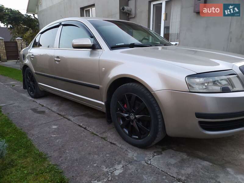 Ліфтбек Skoda Superb 2003 в Івано-Франківську
