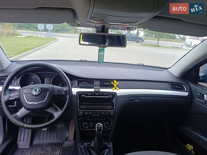 Ліфтбек Skoda Superb 2011 в Львові