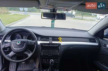 Лифтбек Skoda Superb 2011 в 
