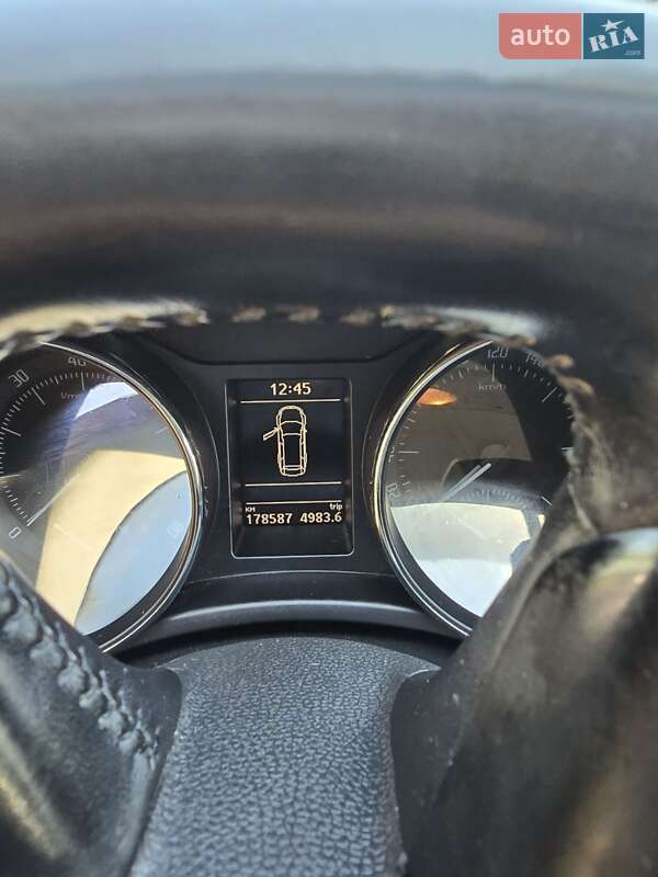 Универсал Skoda Superb 2012 в Киеве