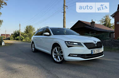 Универсал Skoda Superb 2016 в Умани