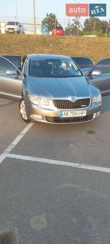 Лифтбек Skoda Superb 2011 в Виннице