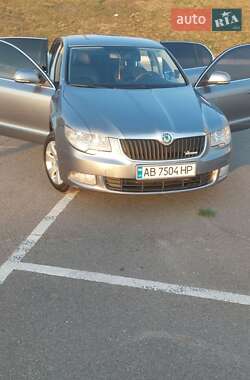 Лифтбек Skoda Superb 2011 в 