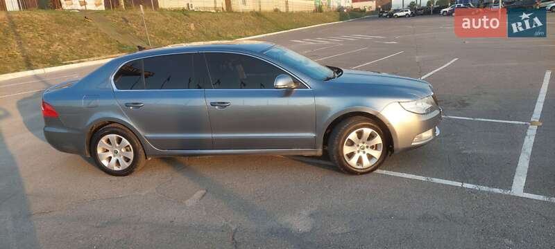 Лифтбек Skoda Superb 2011 в Виннице