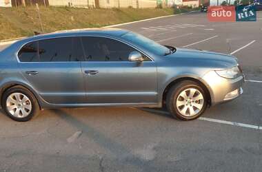 Лифтбек Skoda Superb 2011 в 