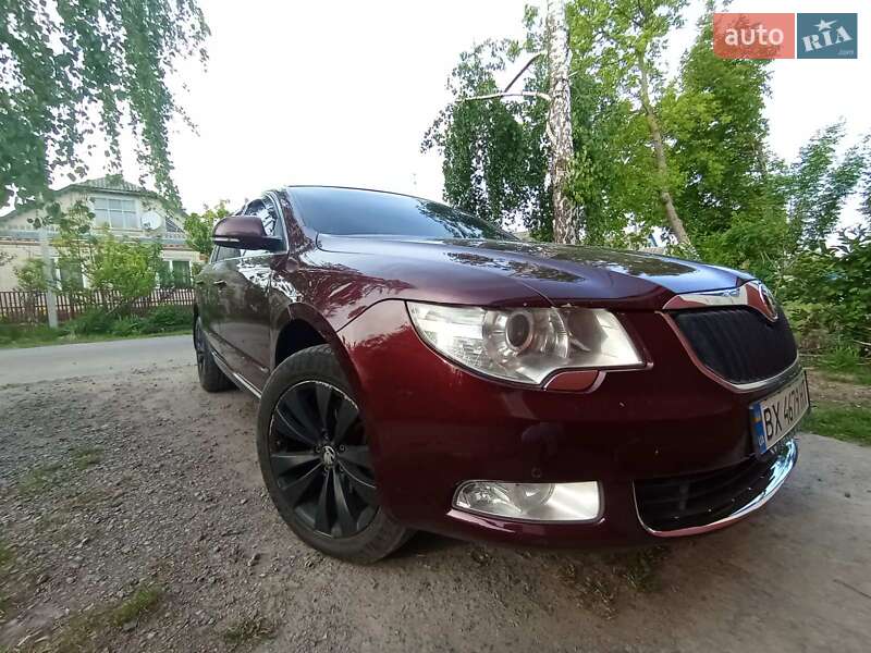 Лифтбек Skoda Superb 2012 в Староконстантинове