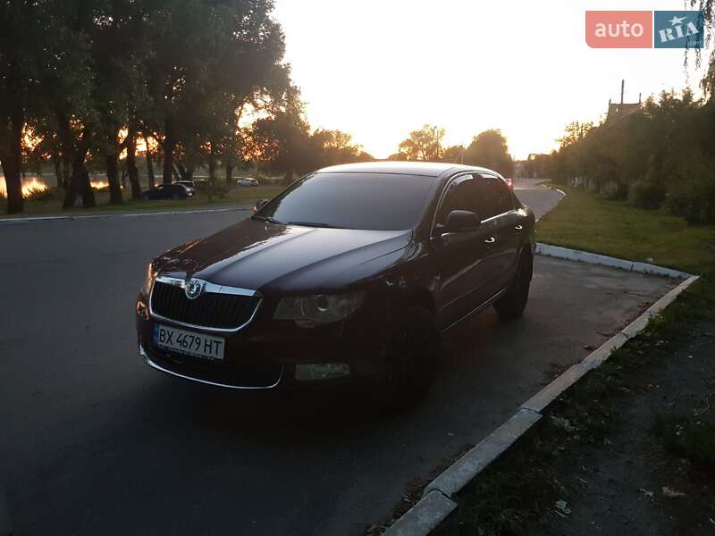 Лифтбек Skoda Superb 2012 в Староконстантинове