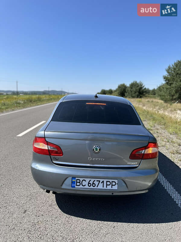 Ліфтбек Skoda Superb 2013 в Львові