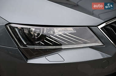 Лифтбек Skoda Superb 2016 в 