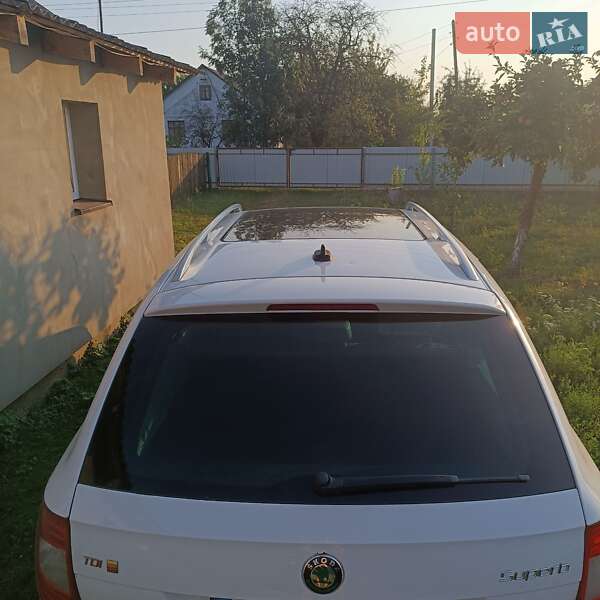 Универсал Skoda Superb 2010 в Белзе