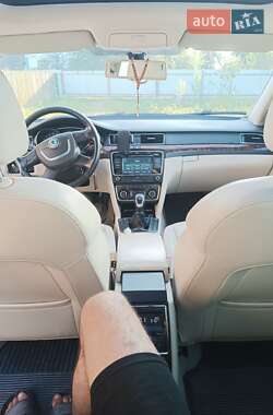 Универсал Skoda Superb 2010 в 