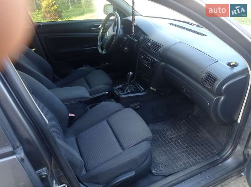 Лифтбек Skoda Superb 2005 в Снятине