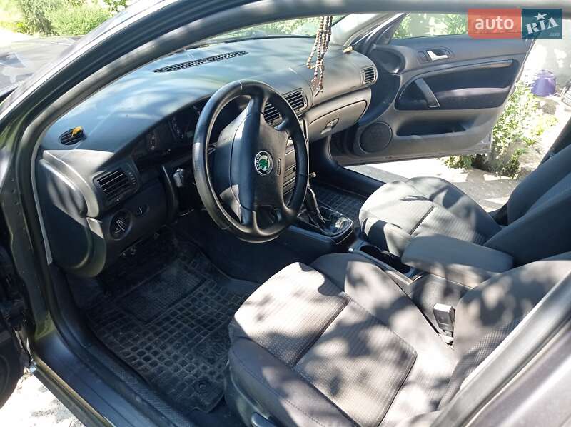Лифтбек Skoda Superb 2005 в Снятине