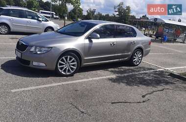 Лифтбек Skoda Superb 2009 в 