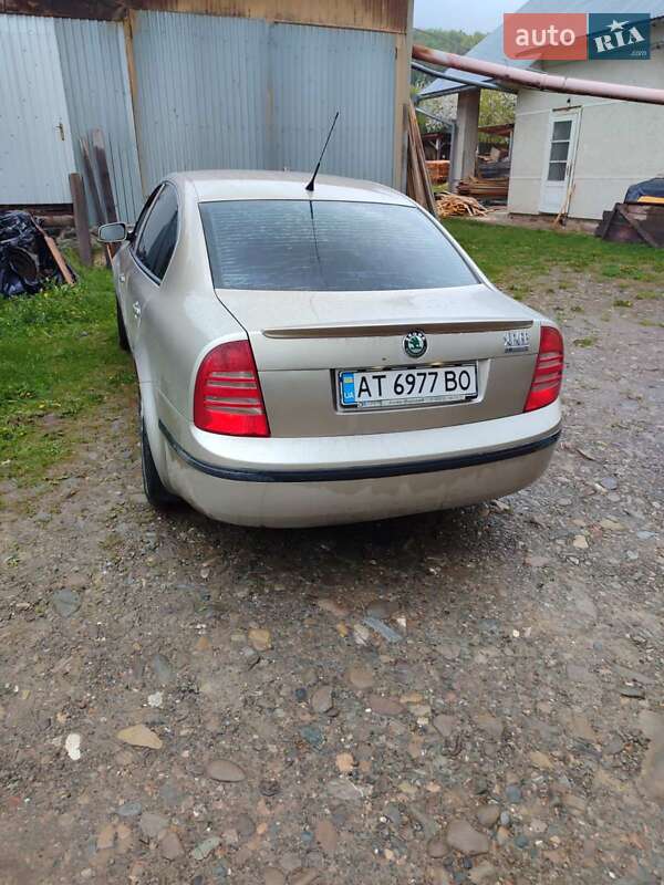 Лифтбек Skoda Superb 2005 в Косове