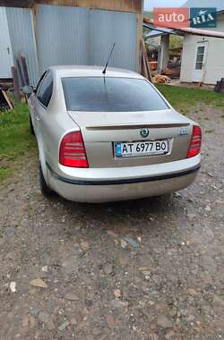 Лифтбек Skoda Superb 2005 в 