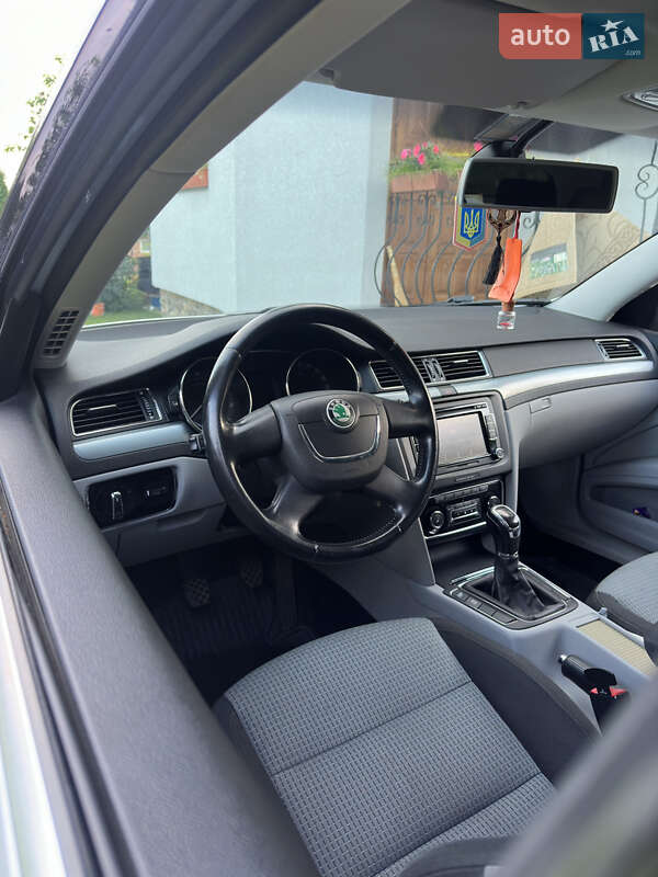Ліфтбек Skoda Superb 2009 в Чернівцях