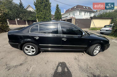 Лифтбек Skoda Superb 2006 в 