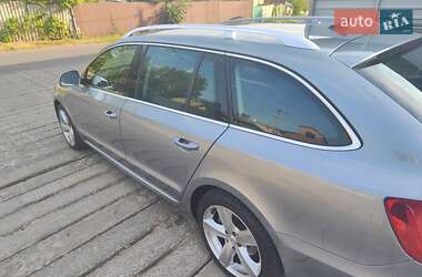 Универсал Skoda Superb 2011 в Люботине